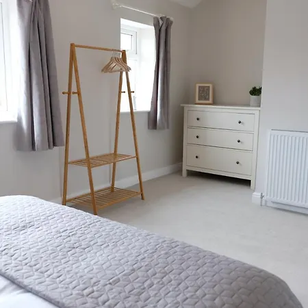 Chaloners, Free Parking, Large Garden, Close To Races & Centre * York